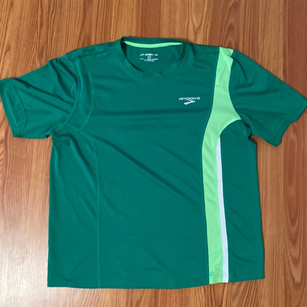 Brooks Equilibrium running shirt